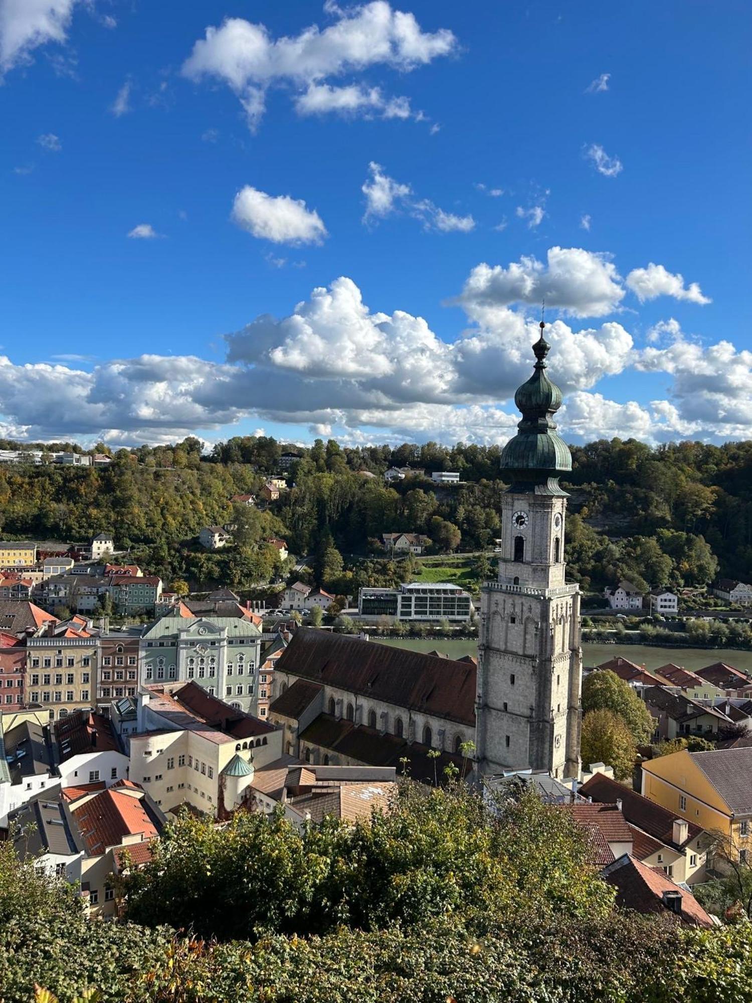 Fewo-Lavees Moderne Zentrale Fewo Nahe Omv Wacker Kliniken Burg -Eigener Eingang-Schluesselloser Check In Burghausen Eksteriør bilde